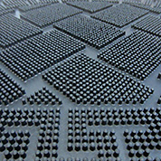 Входной резиновый шипованный коврик