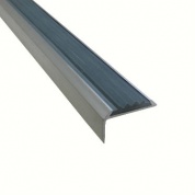 Угловая алюминиевая противоскользящая накладка на ступени с серой резиновой вставкой