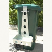 Навеска-держатель инвентаря на бак (контейнер) для мусора