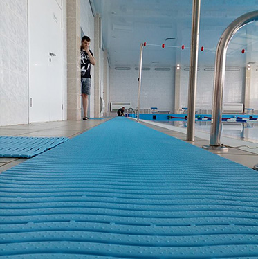 Рулонное противоскользящее покрытие для бассейнов "Ultima"